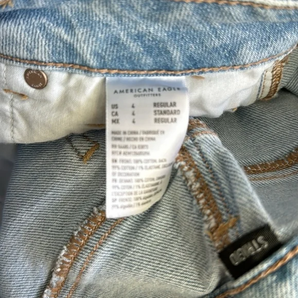 American Eagle Outfitters Mom Jeans - Size 4 Regular - Picture 4 of 5